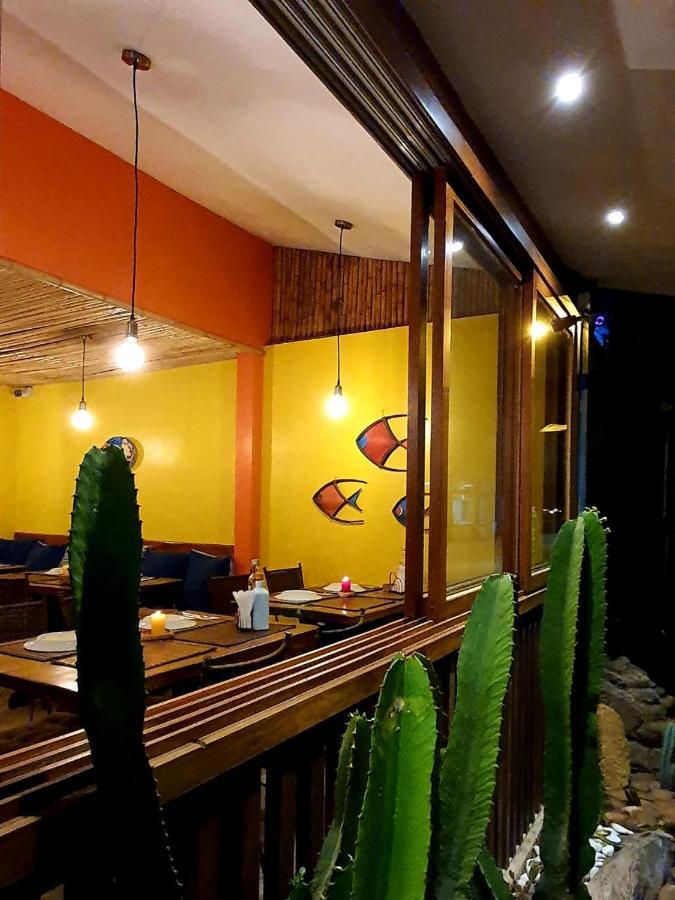 Pousada E Restaurante O Pescador Abraão Exterior foto