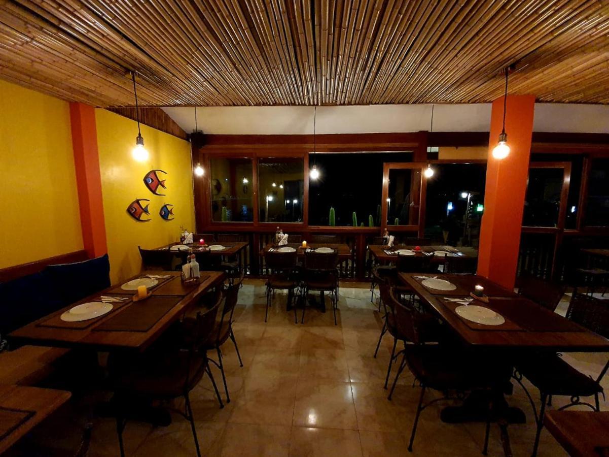 Pousada E Restaurante O Pescador Abraão Exterior foto