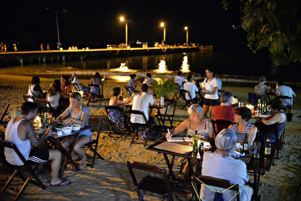 Pousada E Restaurante O Pescador Abraão Exterior foto